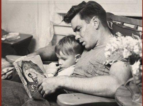  بصمت.. جنبًا إلى جنب: القراءة مع ابني