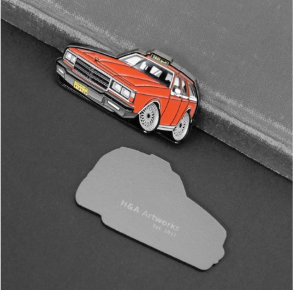 بروش التاكسي البرتقالي 