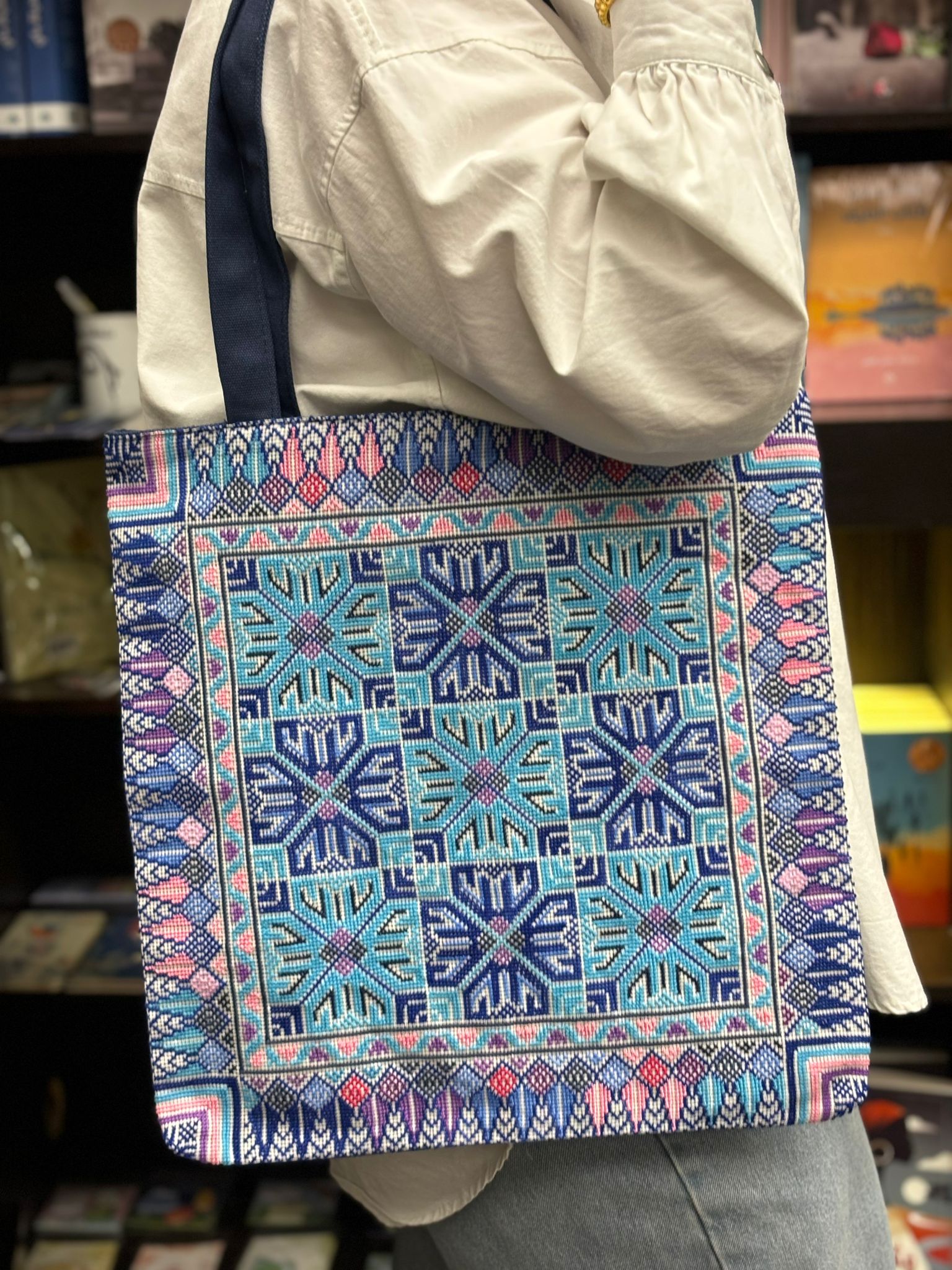 حقيبة قماشية بتطريز فلسطيني يدوي - لون أزرق 4