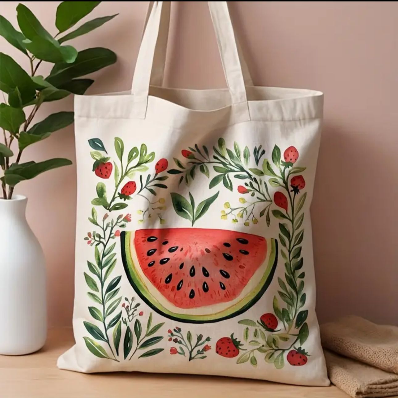 حقيبة البطيخة المزخرفة