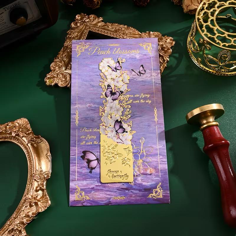 قاطع كتاب أزهار الخوخ بنفسج