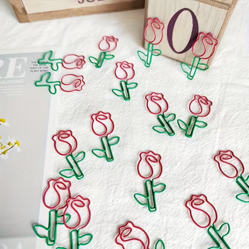 مشبك ورق على شكل وردة